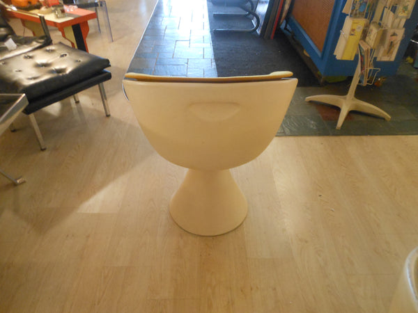 MCM Hollen Mushroom Dining Set