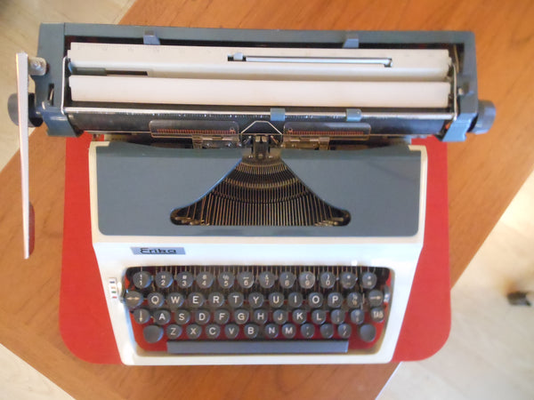 Vintage Erika Daro German Portable Typewriter