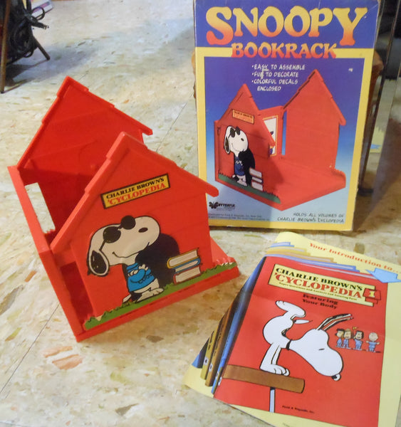 Vintage Snoopy Bookrack