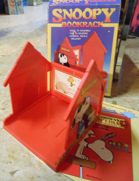 Vintage Snoopy Bookrack