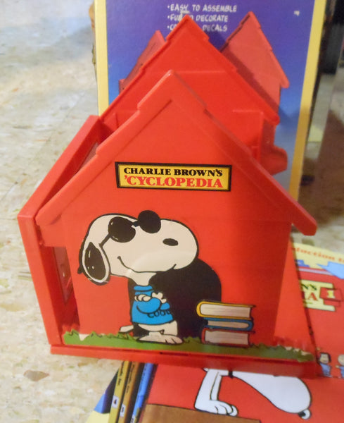 Vintage Snoopy Bookrack