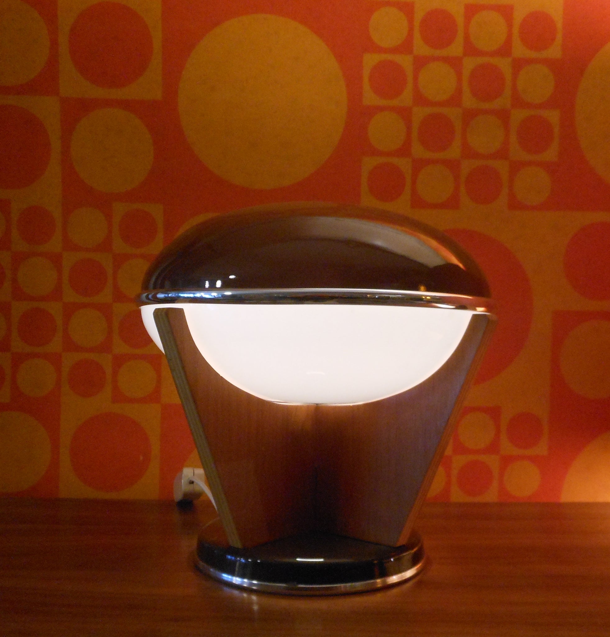 Modern UFO Table Lamp