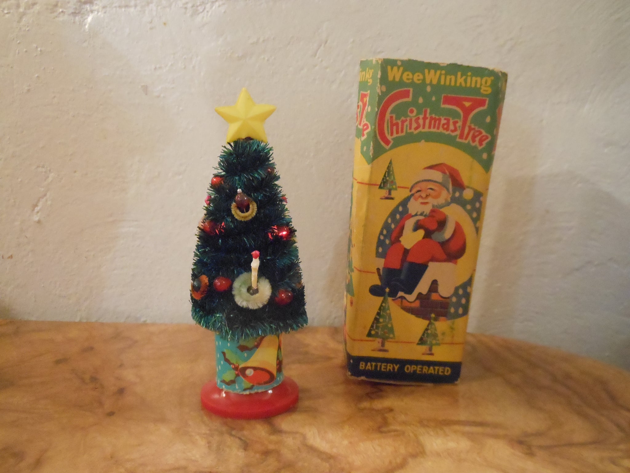 1940s Wee Winking Christmas Tree