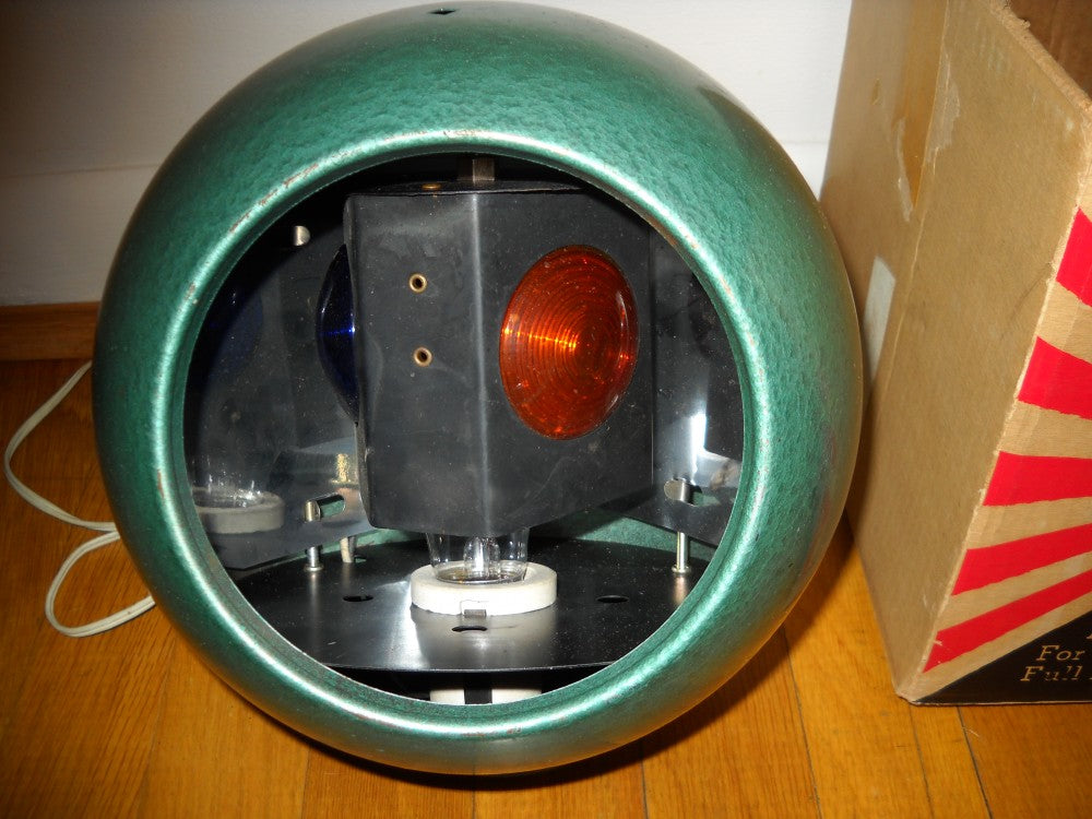 Revolving Color Ball – Retro on 8th