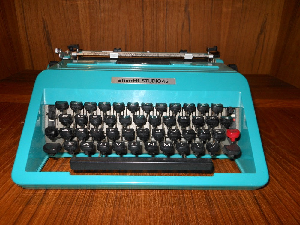 Olivetti Studio 45 Typewriter – Retro on 8th
